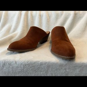 Tan Old Navy Heeled Mules